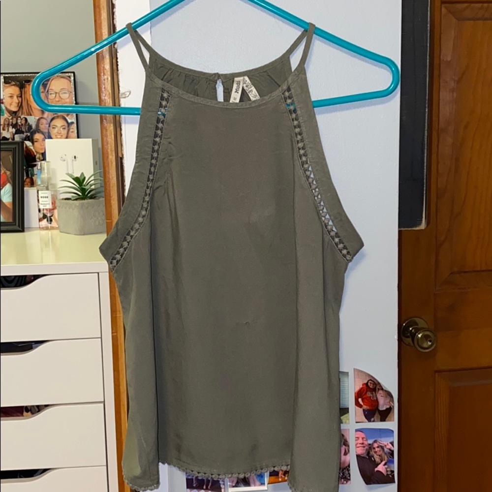 Halter tank